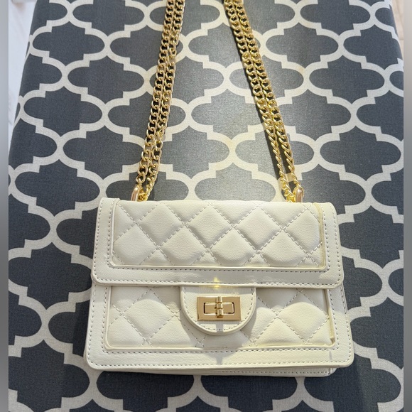 Quilted Crossbody Bag White with Gold Chain Strap - Picture 6 of 16